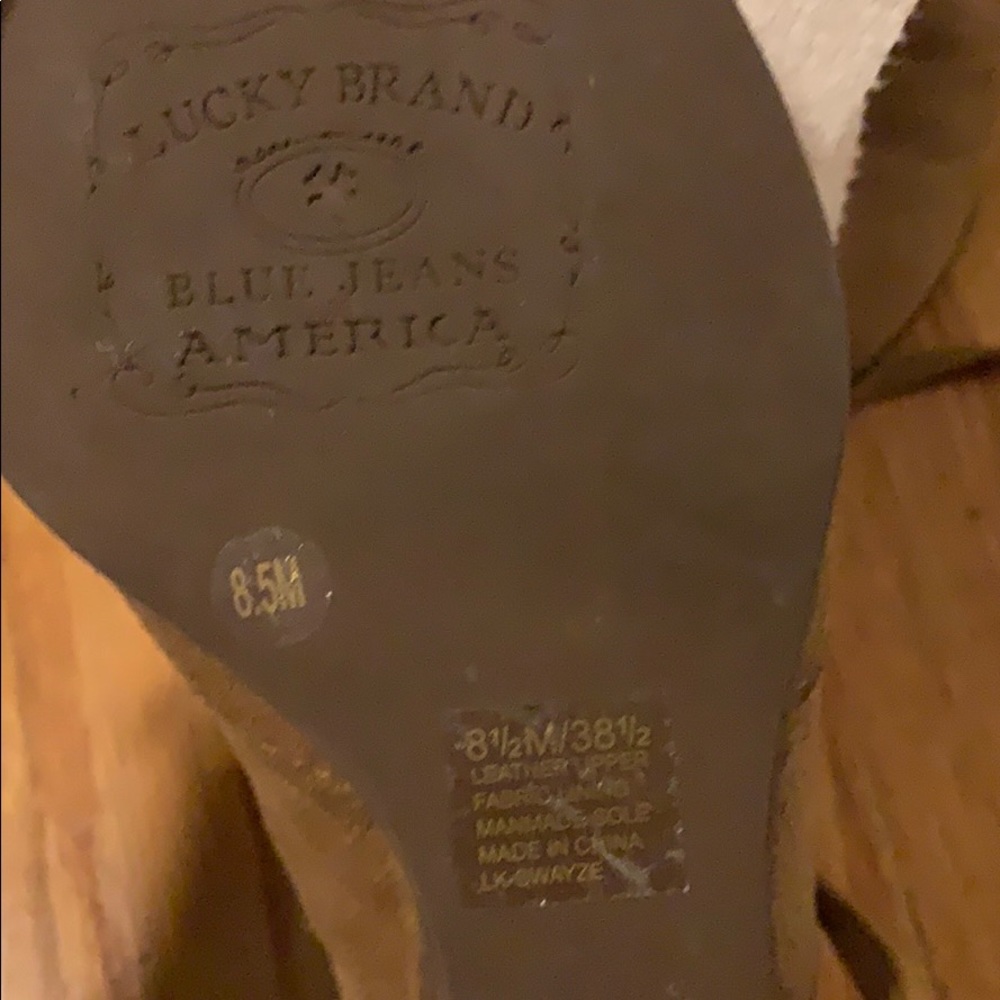 Shoes - Picture 4 of 4